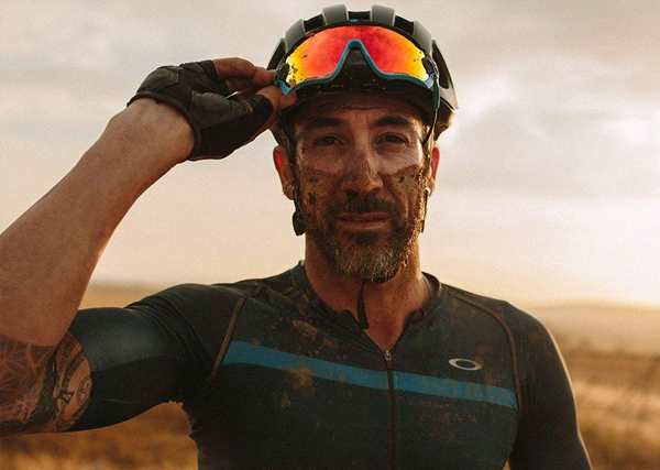 Pourquoi acheter des lunettes solaires OAKLEY?