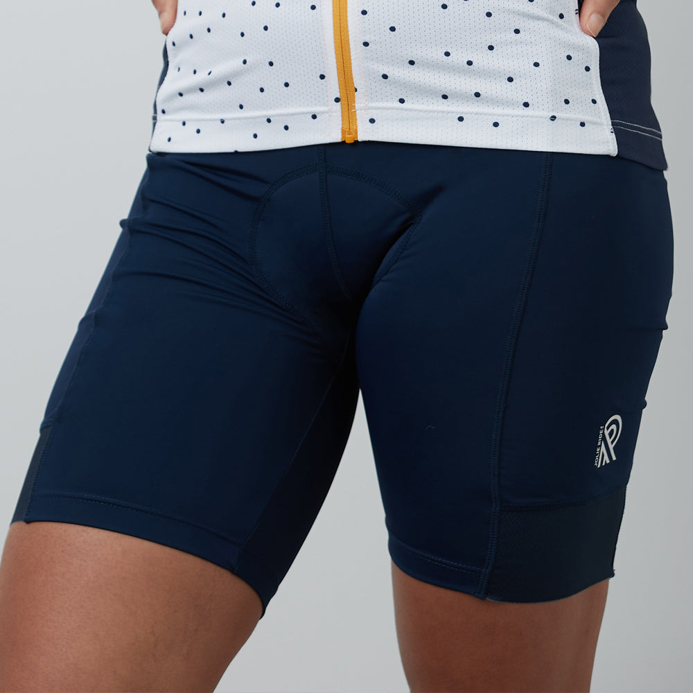 JR609 NAVY cuissard de vélo jolie ride marine de 20cm de long avec logo sur la cuisse gauche vue de face
